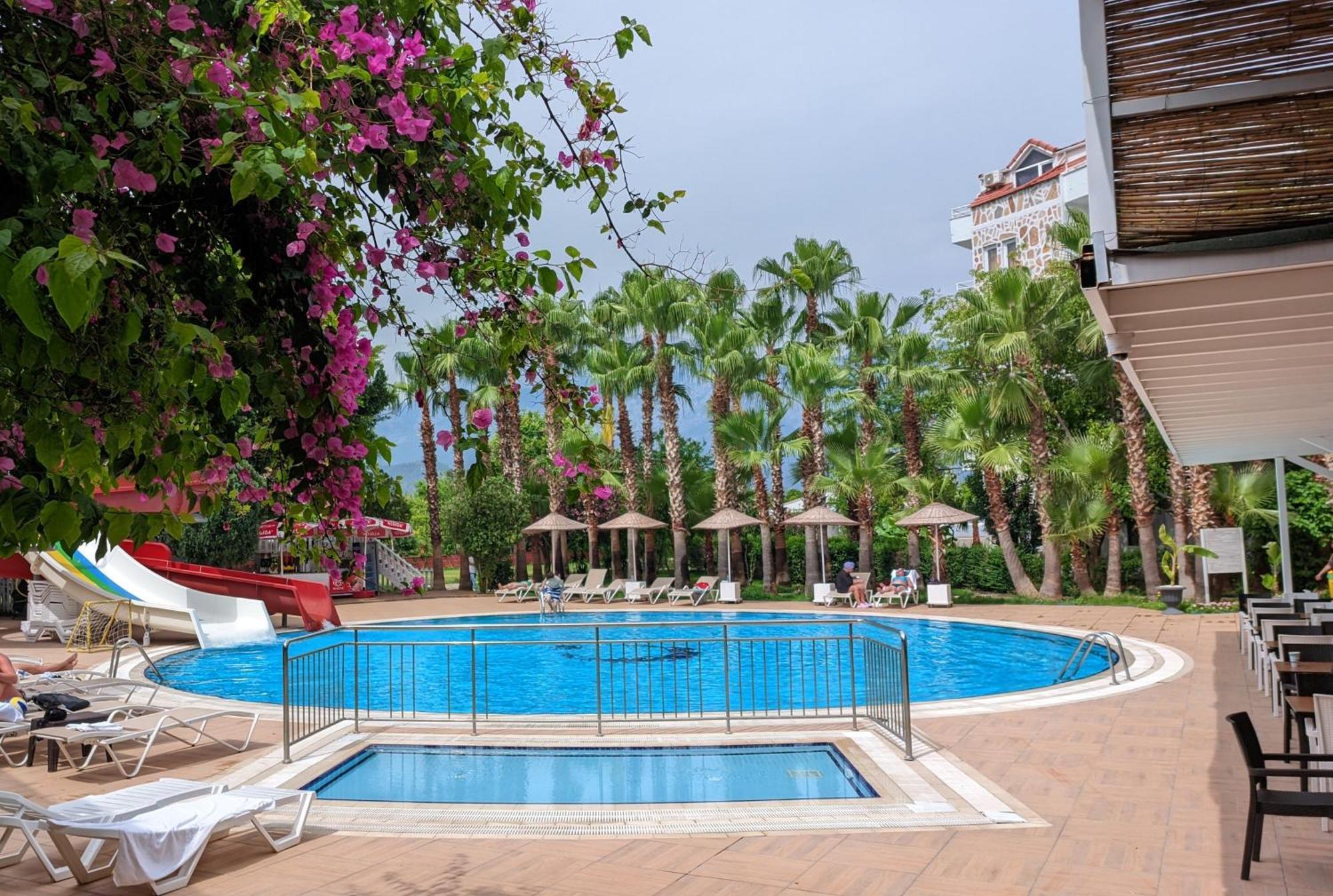 Uk Hotel Kiris Antalya Eksteriør billede