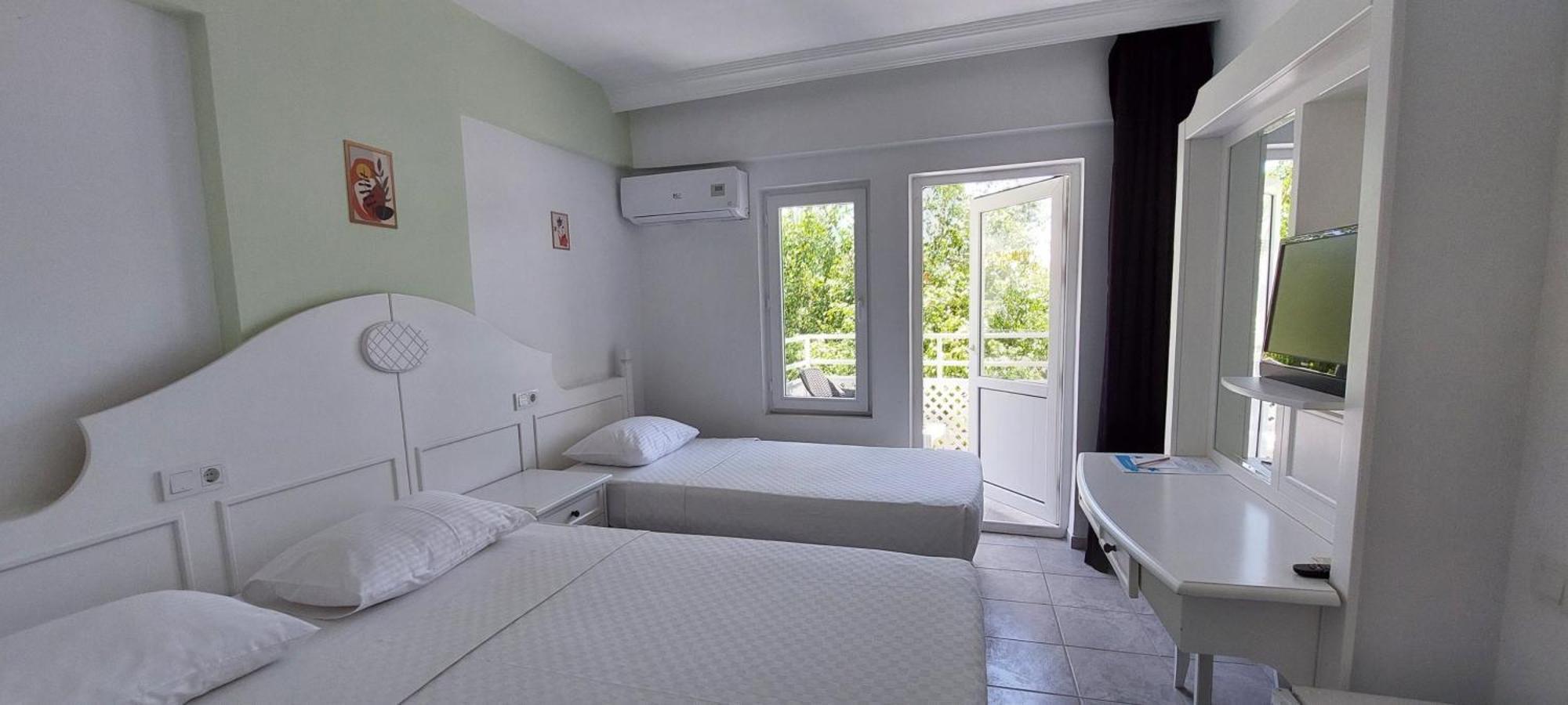 Uk Hotel Kiris Antalya Eksteriør billede