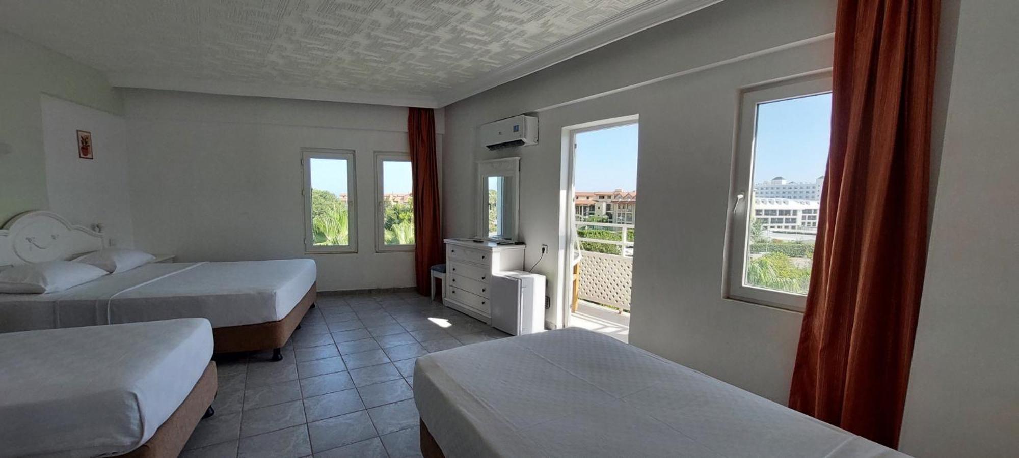Uk Hotel Kiris Antalya Eksteriør billede