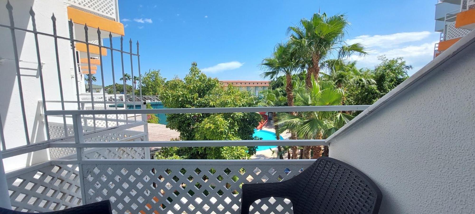 Uk Hotel Kiris Antalya Eksteriør billede